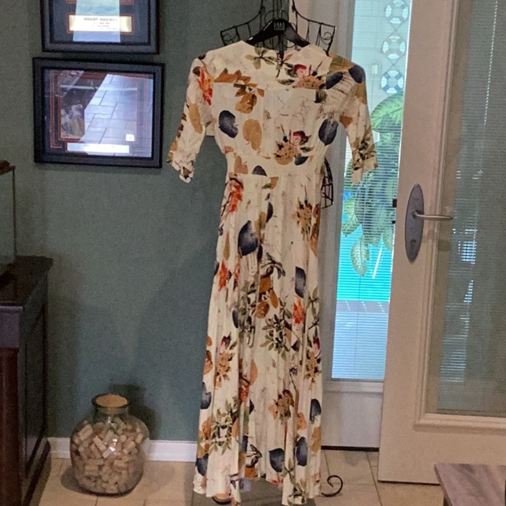 Dress - Picture 6 of 7